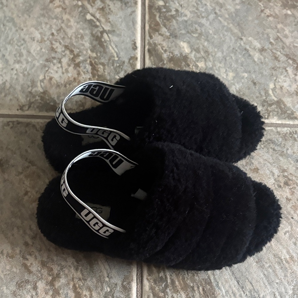 UGG Black Fluffy Open-Toe Slippers